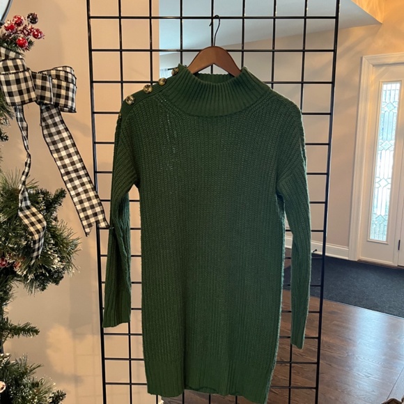 Clothes - Picture 4 of 13